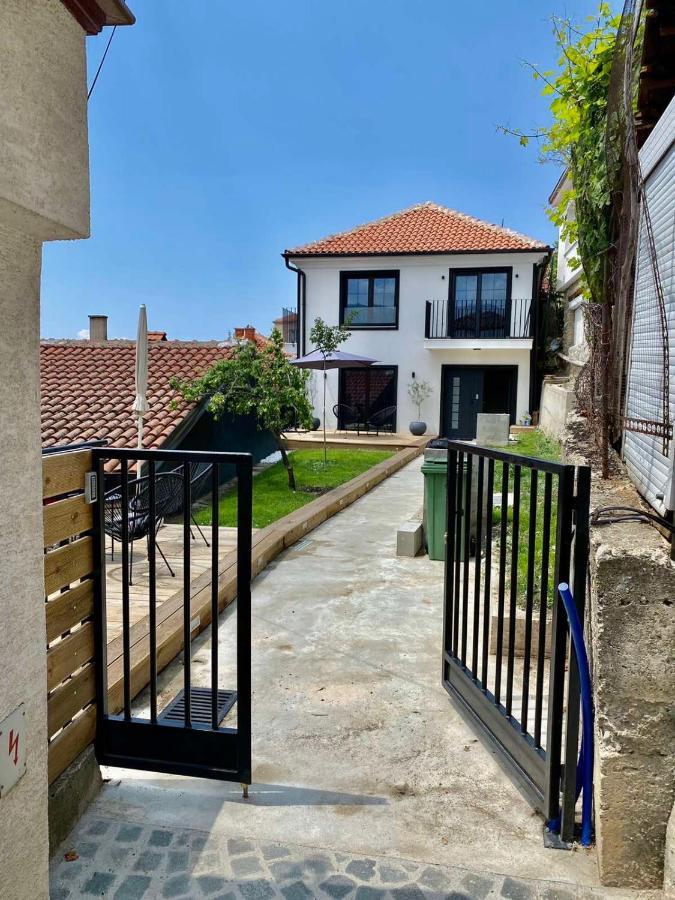אוהריד Wild Pear Old Town Boutique Accommodation מראה חיצוני תמונה